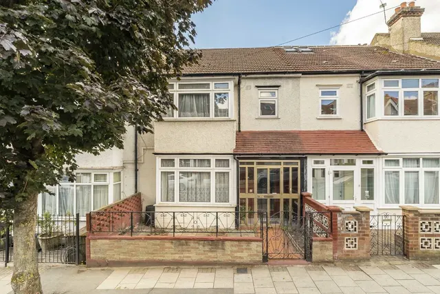 Beechcroft Road, SW17, photo 1