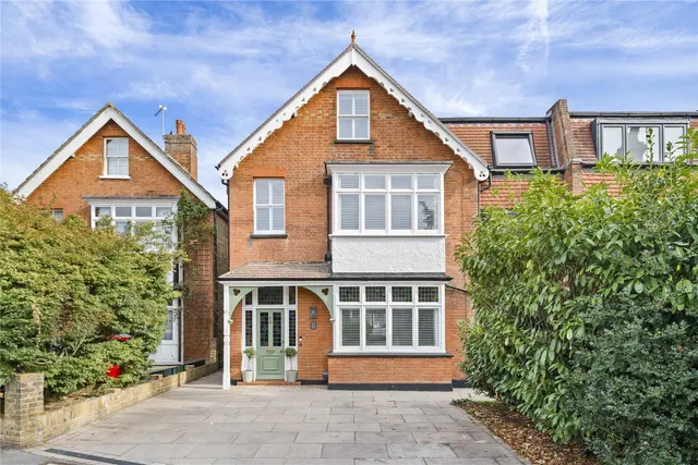St. Albans Avenue, Weybridge, KT13, photo 1
