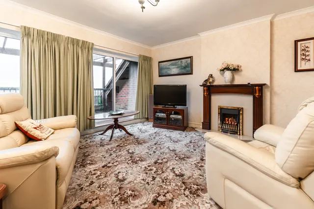 Photo 2 — Flat 10, Hawthorne Court 1b Hawthorne Drive, Leicester, LE5 6DL