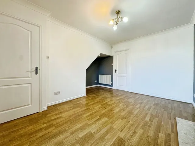 Photo 3 — Suffield Close, Morley, Leeds, LS27