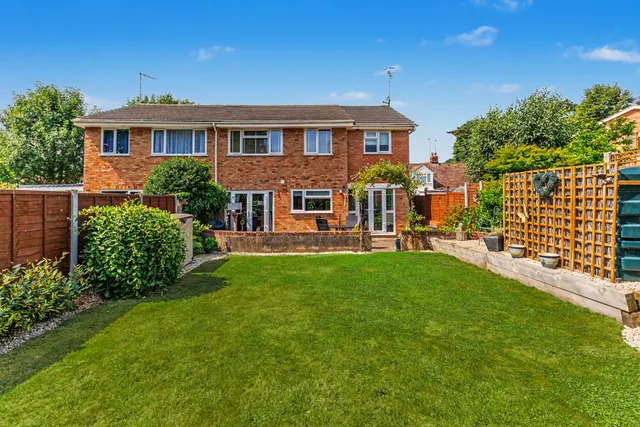 Photo 2 — Brook Lane, Charlton, WR10