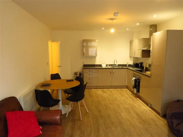 Wood Street, Rugby, CV21, photo 3