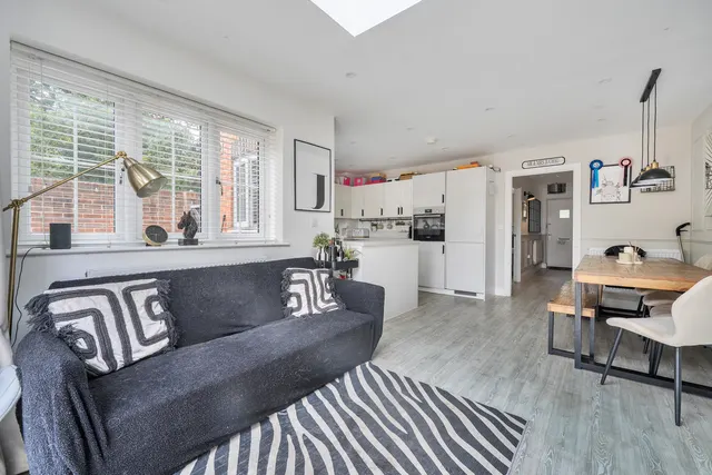 Thornycroft Avenue, Camberley, GU16, photo 2