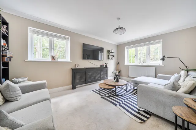 Thornycroft Avenue, Camberley, GU16, photo 3