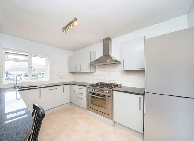 Photo 3 — Palace Road, Kingston Upon Thames, KT1