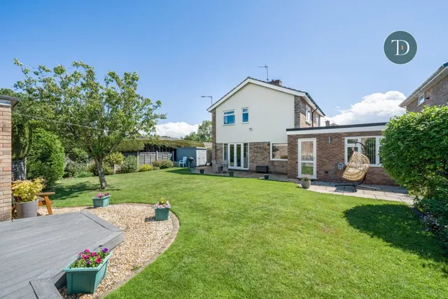 Photo 2 — Brome Way, Spital, CH63 9ND