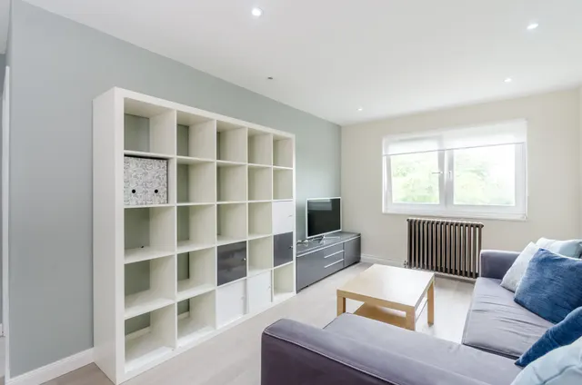 Photo 2 — 213 Wynford Road, London