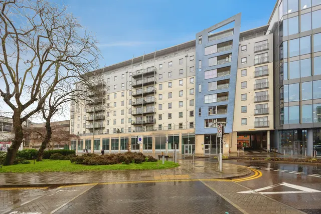 Church Street East, Woking, GU21, photo 2