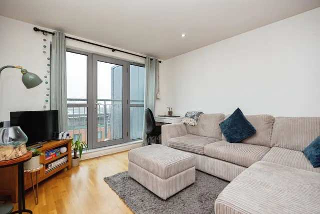 Church Street East, Woking, GU21, photo 1