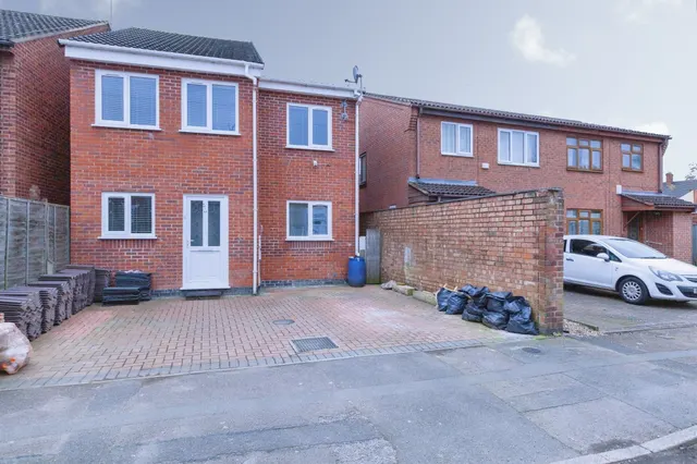 Lothair Road, Leicester, photo 1