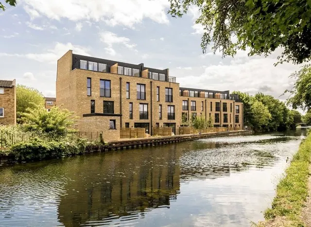 Bryanston Close, Norwood Green, UB2, photo 1