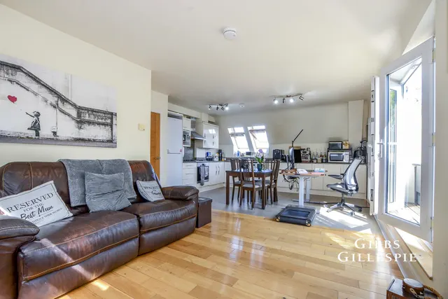 Avenue Road, Pinner Fees Apply, HA5, photo 2