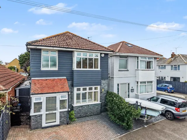Ashmore Avenue, Hamworthy, BH15, photo 1