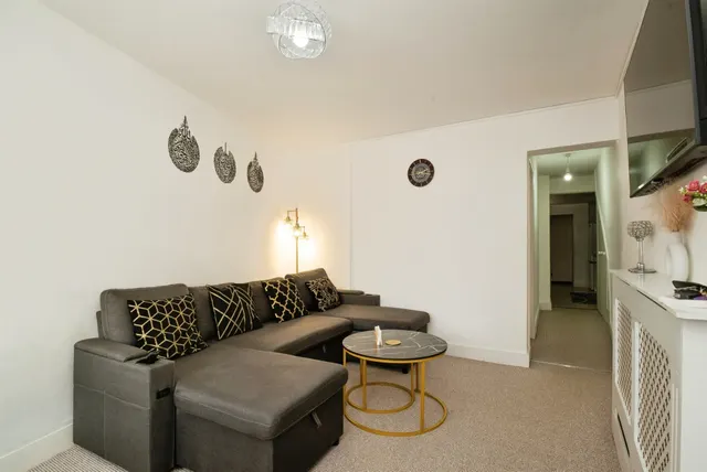 Earle Place, Cardiff, CF5, photo 2