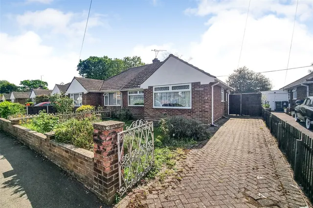 Warwick Road, Ash Vale, Guildford, Surrey, GU12 5PL, photo 1