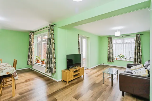 Sandrocks Way, Haywards Heath, RH16, photo 3