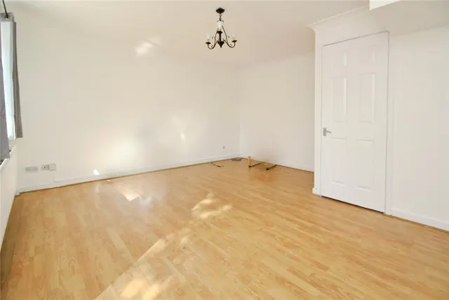 Page Close, Dagenham, RM9, photo 3