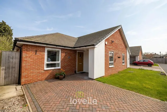 The Cedars, Grimsby, DN34, photo 1