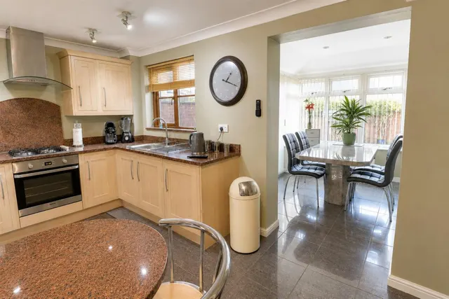 Berkeley Close, Hucclecote, GL3, photo 2