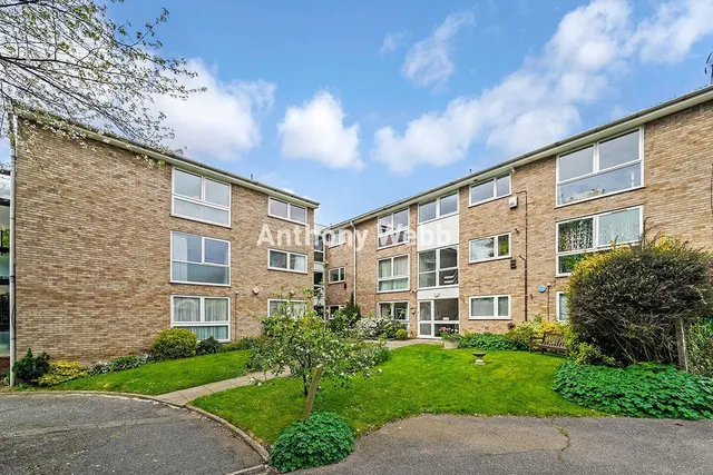 Lucerne Close, Palmers Green, N13, photo 2