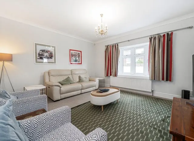 Photo 3 — Spring Grove Road, Hounslow, TW3