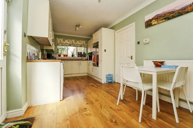 Christina Close, Kempsey, WR5, photo 3