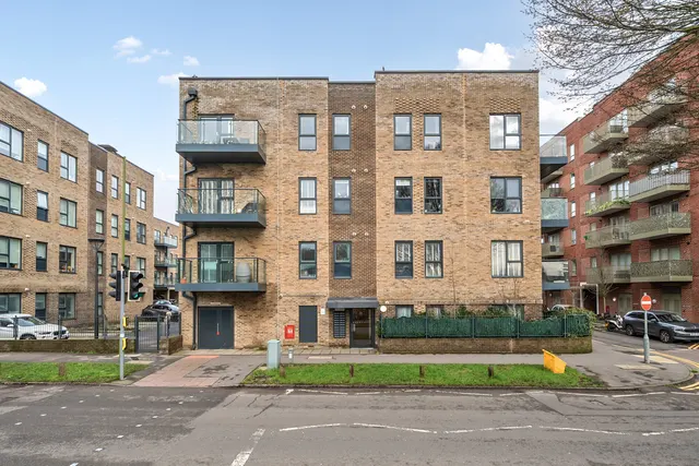 Oxhey Drive, Watford, WD19, photo 2