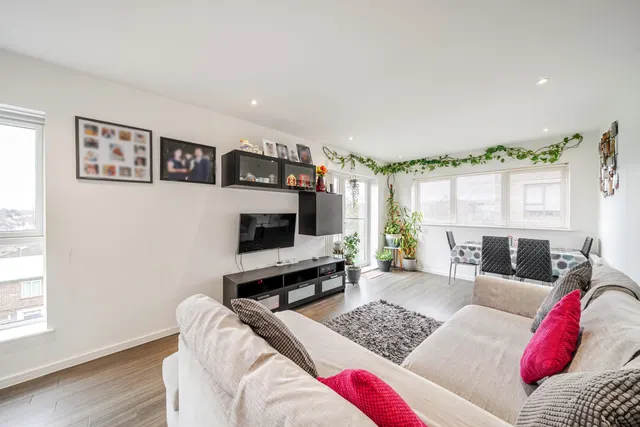 Oxhey Drive, Watford, WD19, photo 3
