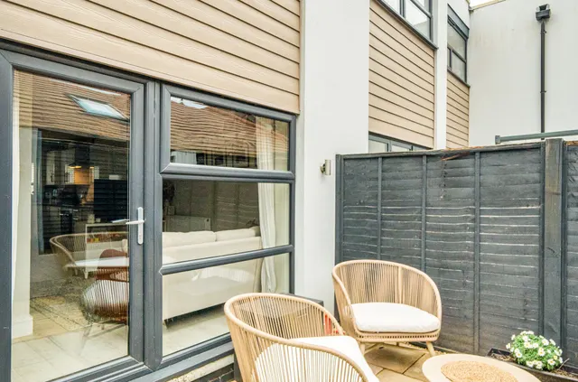 Catteshall Lane, Godalming, GU7, photo 3