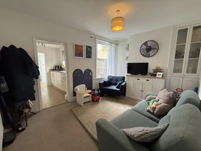 Swindon Road, SN1, photo 3