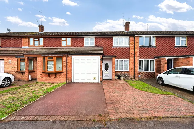 Oak Farm Close, Blackwater, GU17, photo 1
