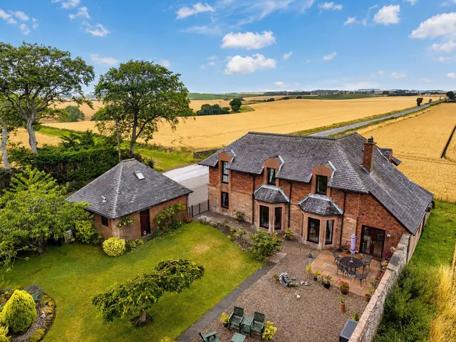 Catherine Bank, Denfield, Arbroath, Angus, DD11 2QJ, photo 1