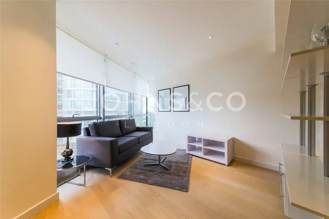 Charrington Tower, New Providence Wharf, E14, photo 1