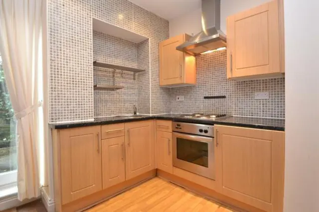 Potternewton Lane, Chapel Allerton, LS7, photo 3