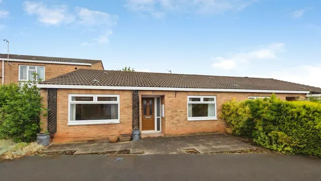 Lapwing Gardens, Bristol, BS16, photo 1