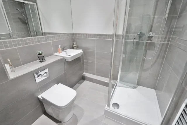 Photo 3 — Mercury Gardens, Romford, Romford, RM1 3FB