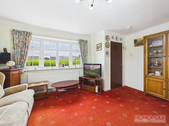 Maple Close, Marford, LL12, photo 3