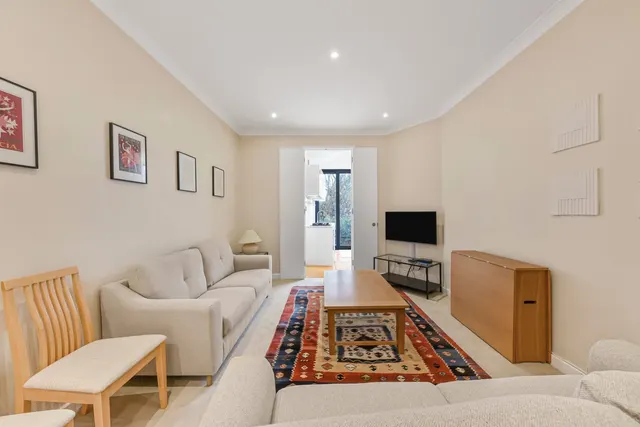 North End Road, London, NW11, photo 2
