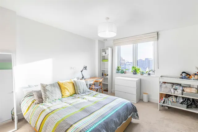 Roehampton Lane, London, SW15, photo 3