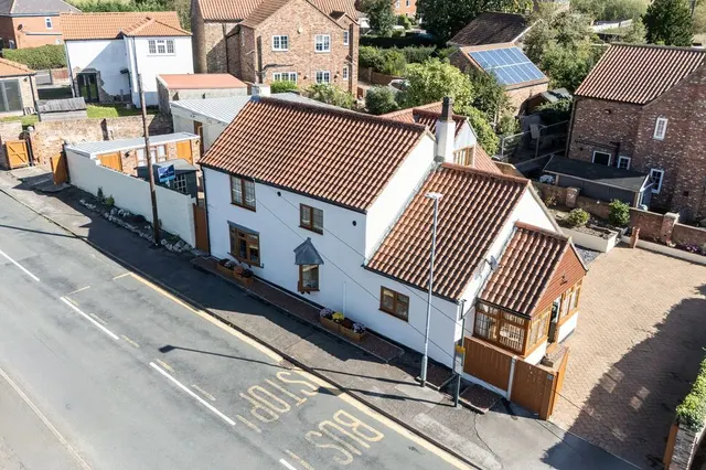 Ivy Lane, West Cowick, DN14, photo 1