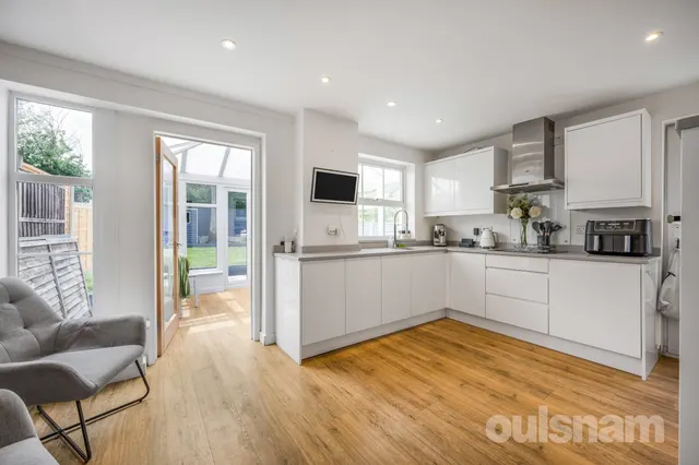 Photo 3 — Edgmond Close Winyates West, Redditch, Worcestershire, B98 0JG