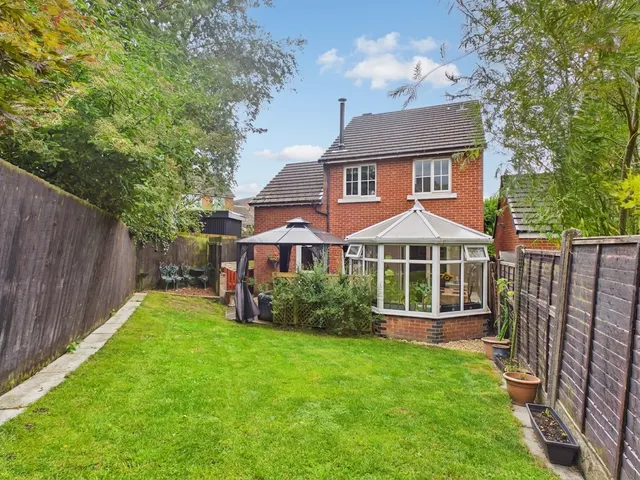 Redruth Drive, Carnforth, LA5, photo 2