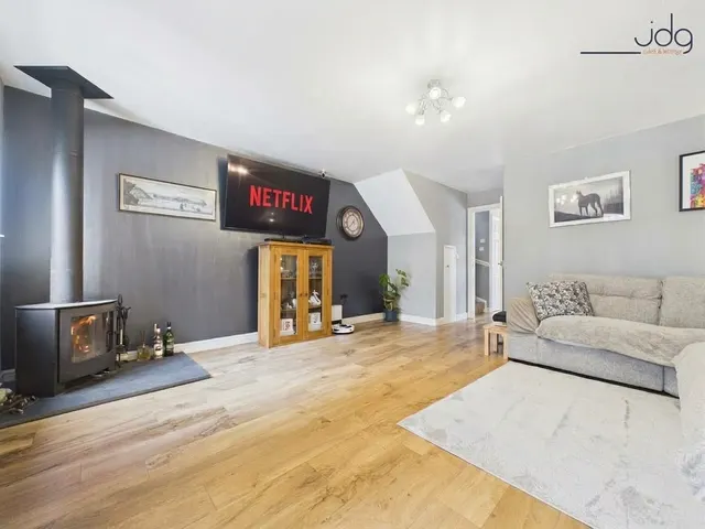 Redruth Drive, Carnforth, LA5, photo 3