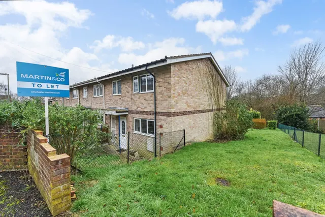 Photo 2 — Thurmond Crescent, Stanmore