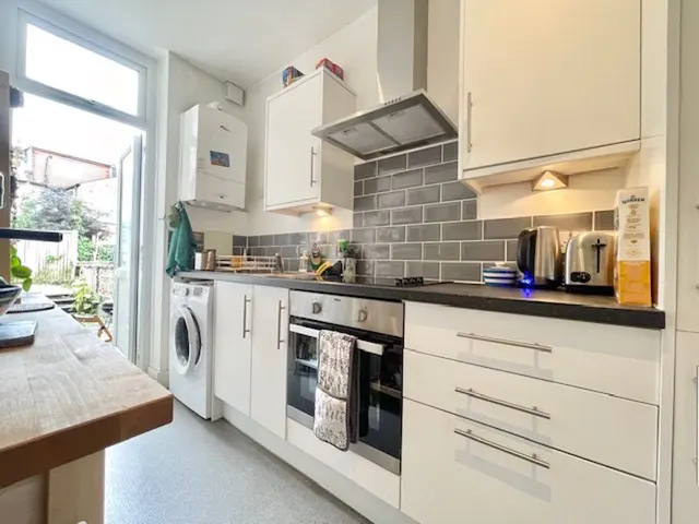 Photo 2 — Fenwick Road, London SE15 4HS