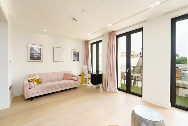 Photo 2 — Lincoln Square, Strand, 18 Portugal Street, London, WC2A 2AT