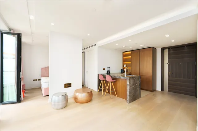 Lincoln Square, Strand, 18 Portugal Street, London, WC2A 2AT, photo 1