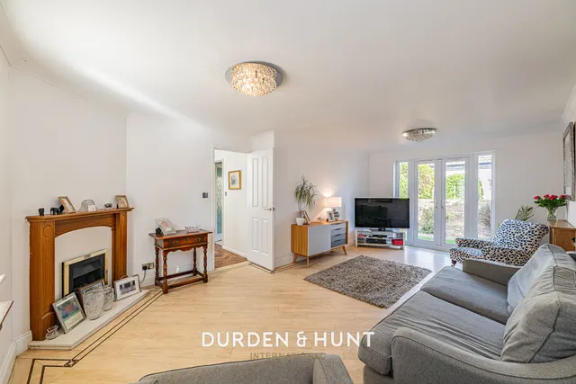 North End, Buckhurst Hill, IG9, photo 2