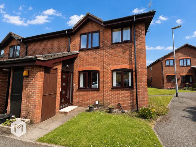 Flat 28, Chatburn Court Warrington Road, Culcheth, Warrington, WA3 5RB, photo 1