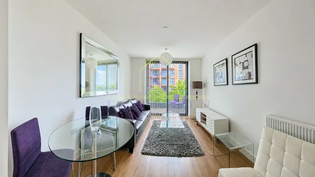 Agnes George Walk, London, E16, photo 1